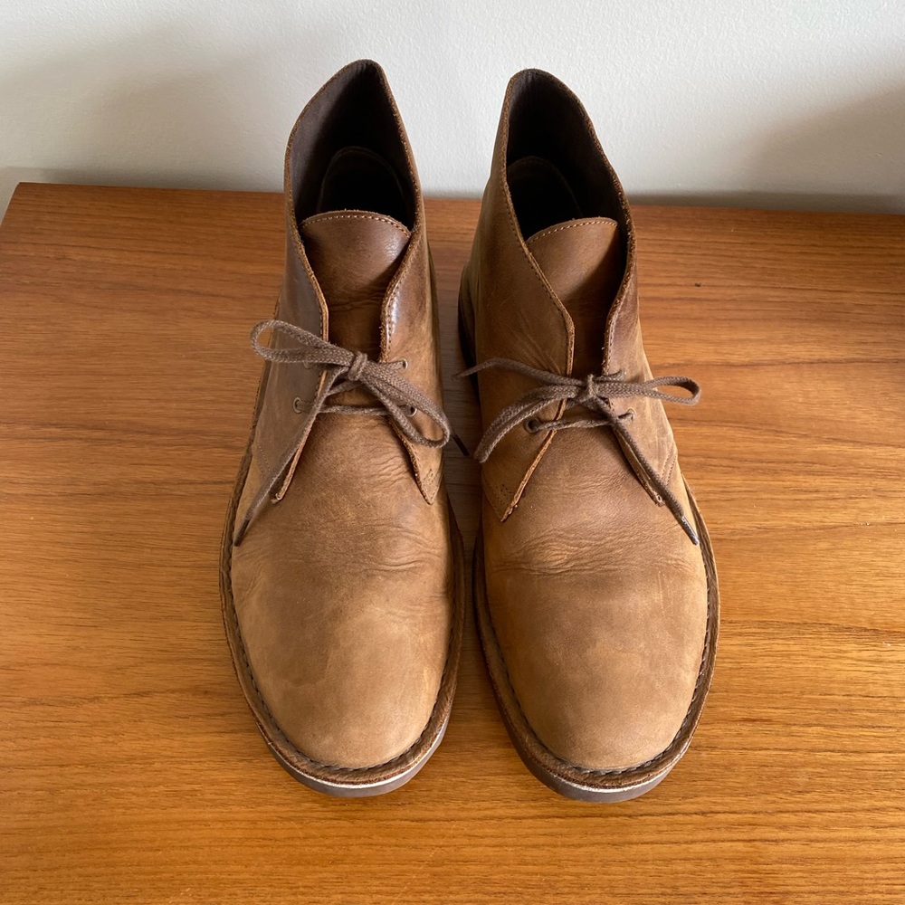 Men’s sz 14 Clarks leather lace up desert boots